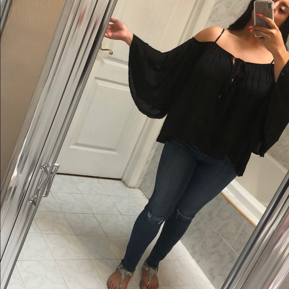 OVERSIZED BOHO STYLE COLD SHOULDER BELL SLEEVE TOP - Picture 6 of 8